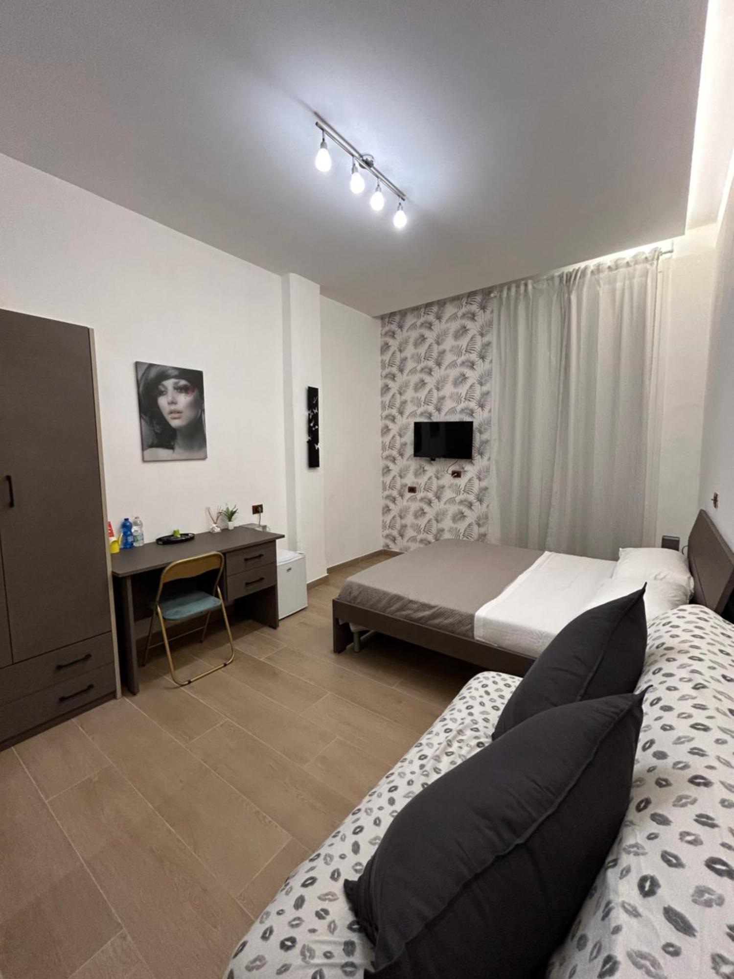 Bed and Breakfast Binario 14 Piazza Garibaldi Nápoles Exterior foto