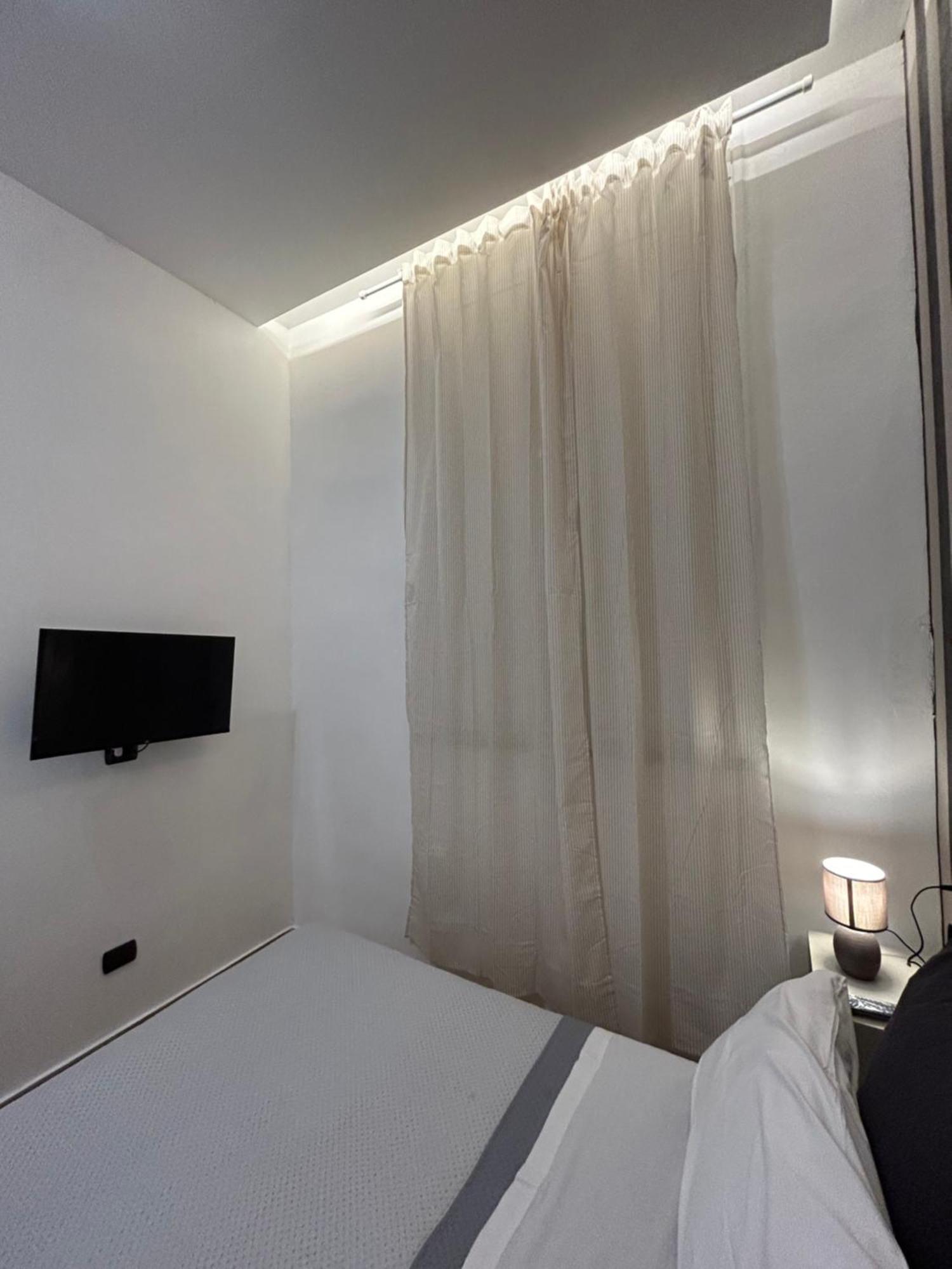 Bed and Breakfast Binario 14 Piazza Garibaldi Nápoles Exterior foto