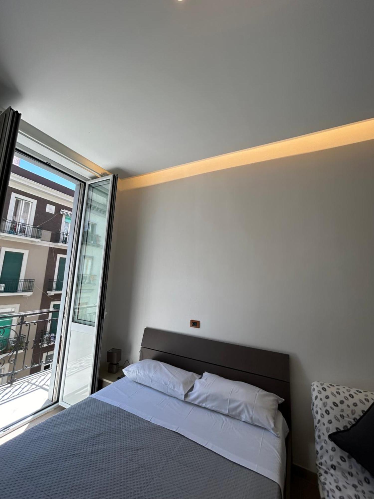 Bed and Breakfast Binario 14 Piazza Garibaldi Nápoles Exterior foto