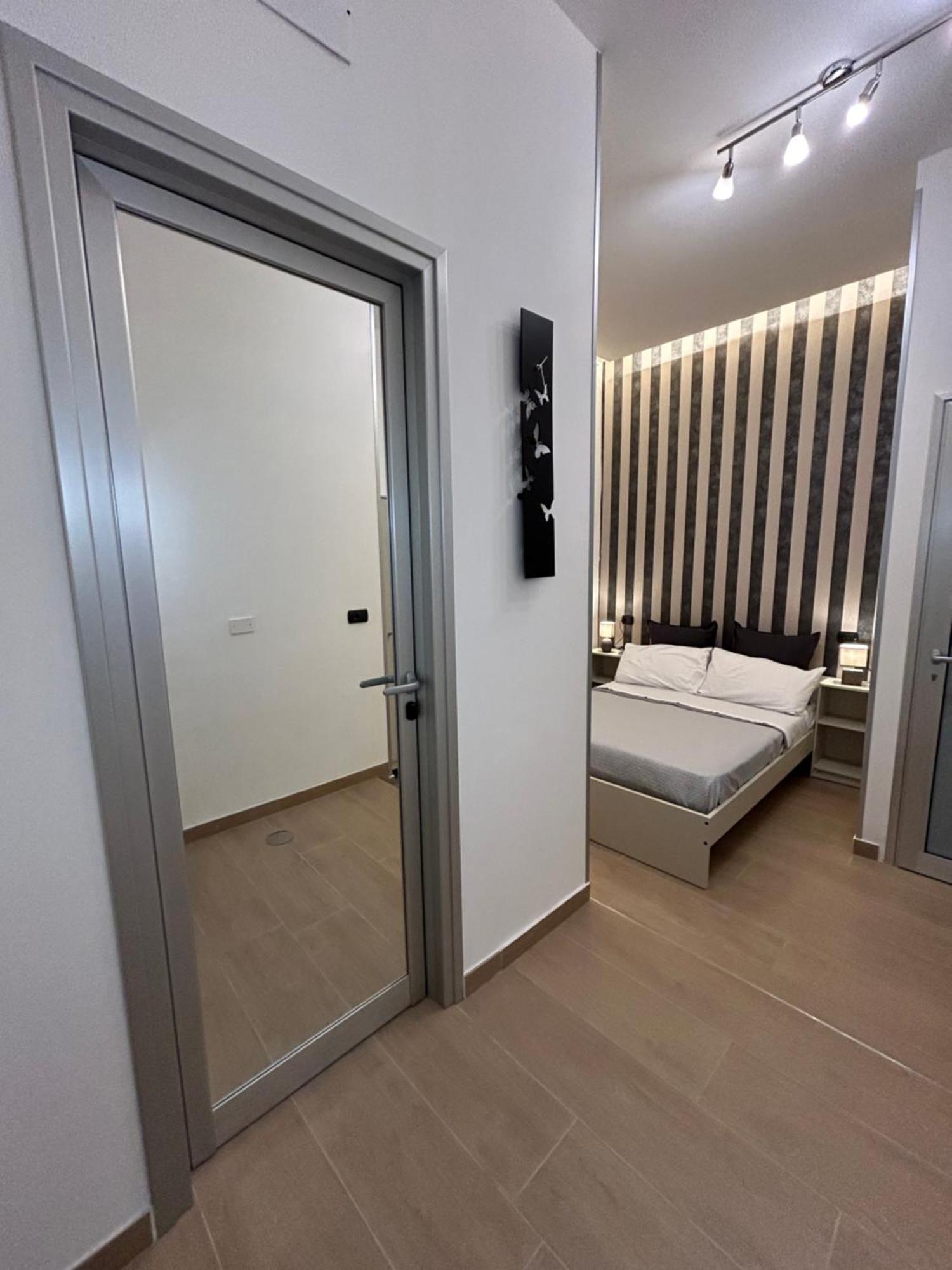 Bed and Breakfast Binario 14 Piazza Garibaldi Nápoles Exterior foto