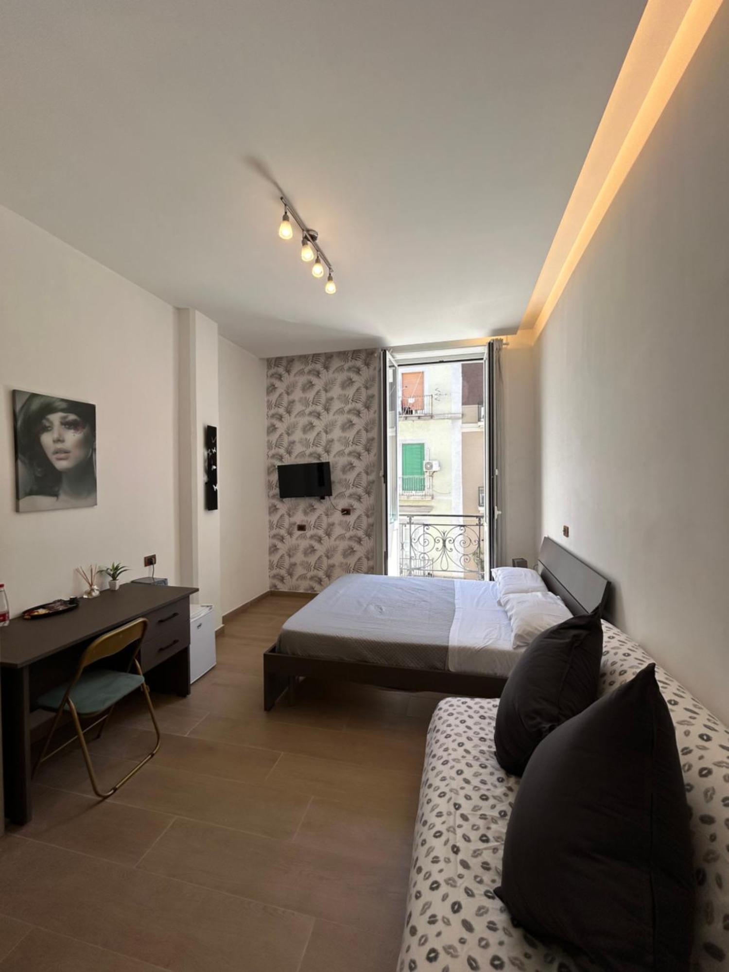 Bed and Breakfast Binario 14 Piazza Garibaldi Nápoles Exterior foto