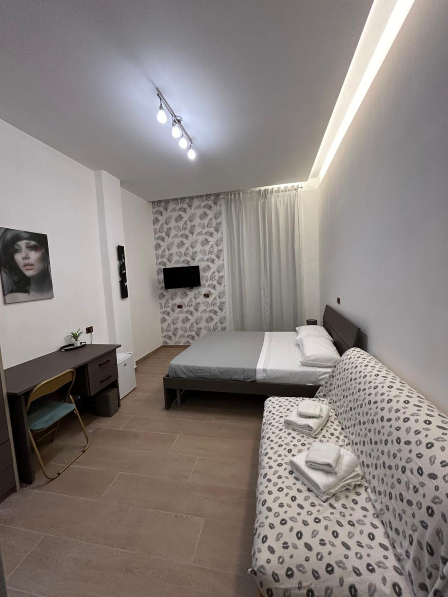 Bed and Breakfast Binario 14 Piazza Garibaldi Nápoles Exterior foto