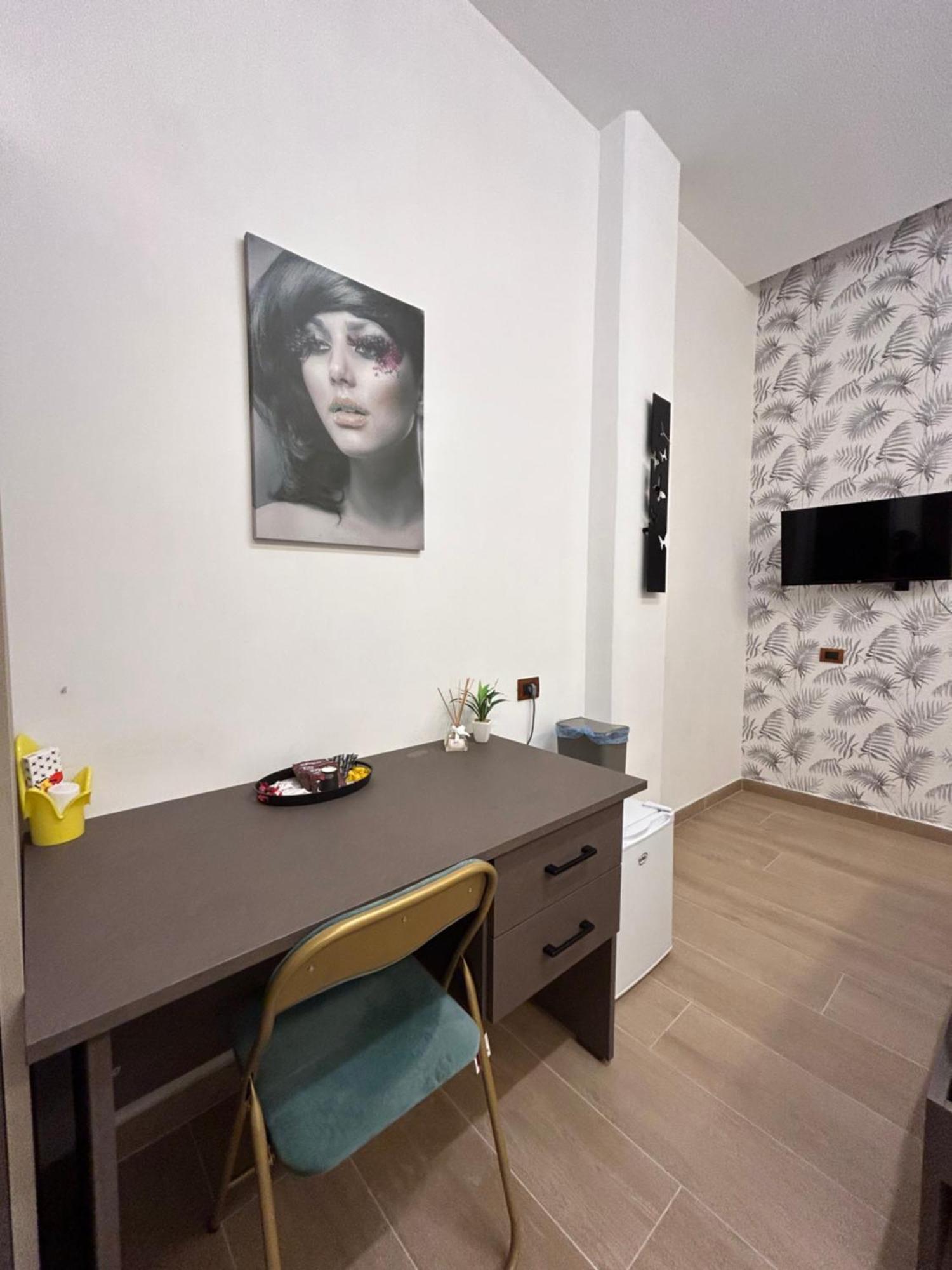Bed and Breakfast Binario 14 Piazza Garibaldi Nápoles Exterior foto